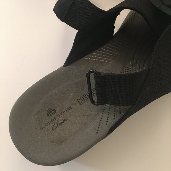 Cloudsteppers by Clarks Cushion Soft Black & Gray Wedge Sandals Shoes Size 8.5 W - Picture 13 of 14